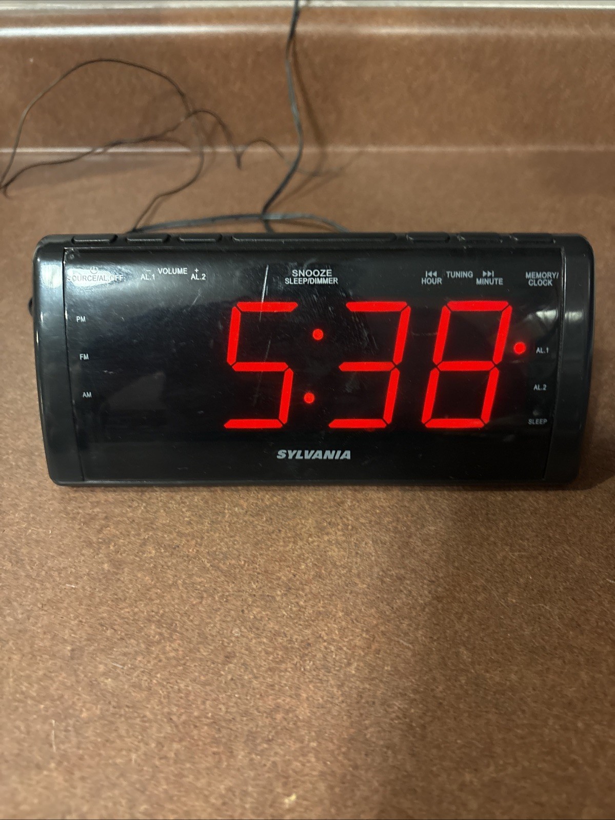 SYLVANIA AM/FM & ALARM - CLOCK RADIO MODEL #SCR1206B-PL - TESTED - TESTED WORKS