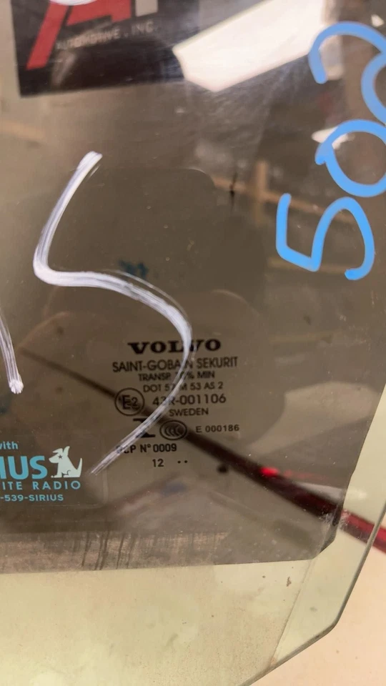 08-16 沃尔沃 XC70 左驱动器前门窗玻璃带防水 — 第 2/4 张图片