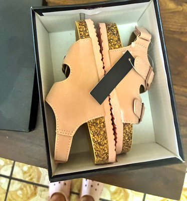 Tahari kids Blush Strappy Buckle Flat Sandals US 9