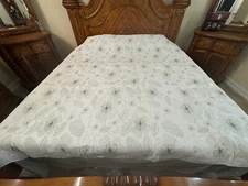 Queen  Size Machine  Quilted/ Green  On White  100% cotton  #906