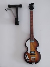 Guitarra en miniatura Paul McCartney 500/1 violín bajo The Beatles solo para exhibición