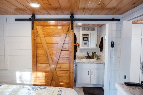 ELEGANT RUSTIC CABINS - MOVABLE TINY HOMES CABINS CUSTOM BUILT FOR YOUR PROPERTY - Image 3