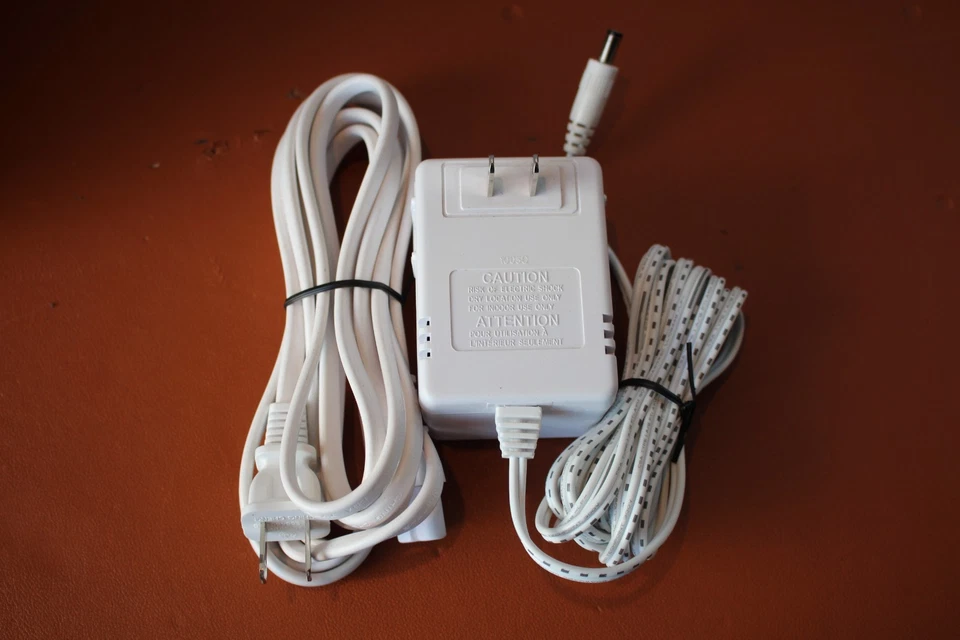 Tivoli Audio Henry Kloss Model Two AM/FM Stereo & Model CD Tabletop Radio System - Image 3 of 4