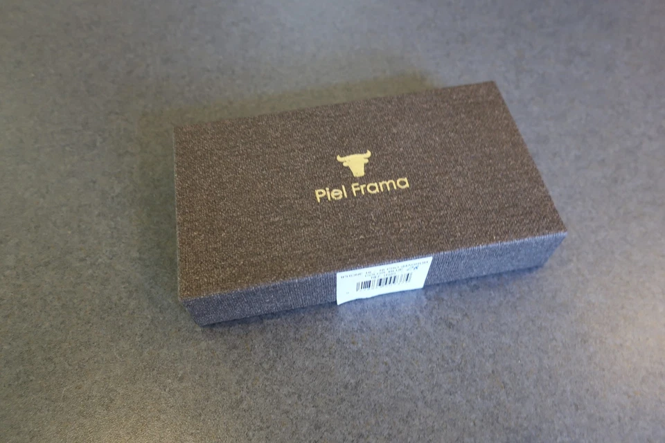 Piel Frama 鳄鱼蓝色 iMagnum 皮革保护壳 适用于 iPhone 16 Pro/iPhone 16 #209 — 第 2/4 张图片