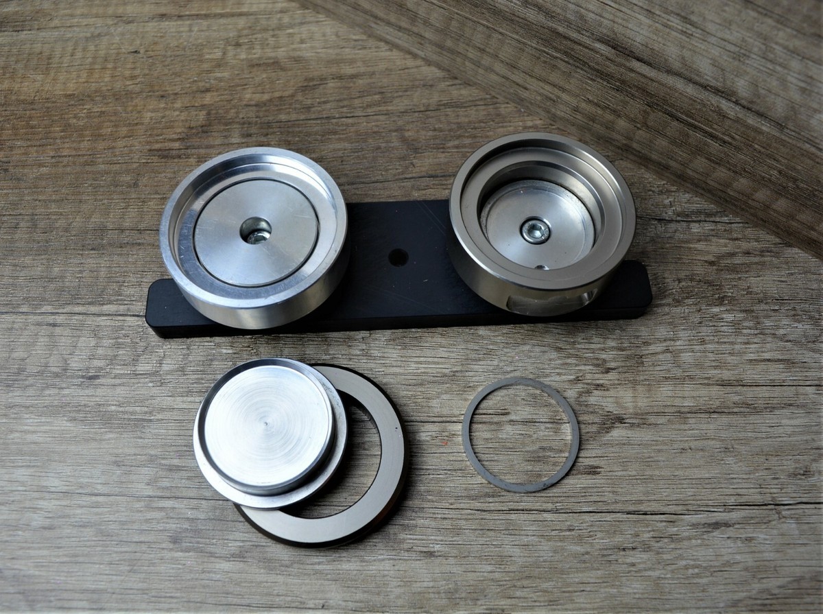 Kit Micro Badge Maker Ebadges - 500 Componenti Metallico Con Taglierina Per Badge 38mm, 45mm, 58mm