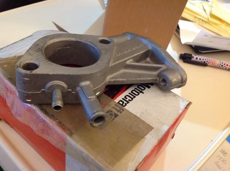 NOS 1983 1984 1985 1986 FORD RANGER GAS 4 CILINDROS CARBURADOR A ESPACIADOR DE ADMISIÓN  Foto 3 de 4