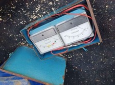 amps and voltage tester