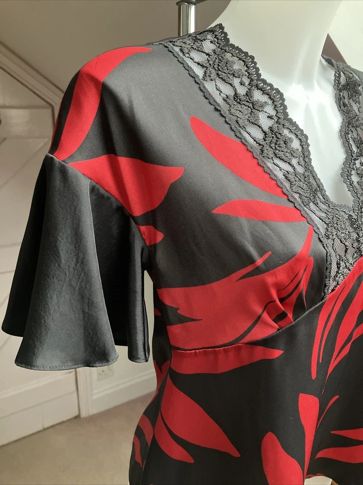 Blusa ALEXANDER McQUEEN AW2017 McQ preta e vermelha gola de renda IT 36 nova com etiquetas - Imagem 3 de 4