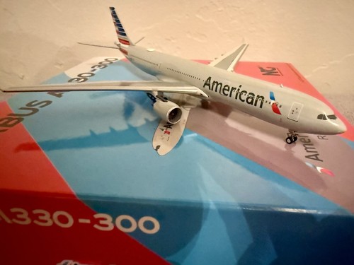 1/400 NG Models American Airlines Airbus A330-300 - Picture 4 of 7