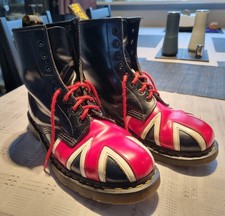 DOC MARTENS SIZE 10 UNION JACK BOOTS, MENS, GOOD CONDITION;