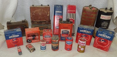 LOT OF 18 VINTAGE BATTERIES  DISPLAY ONLY
