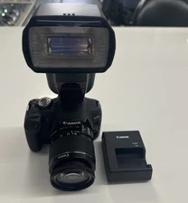 Canon EOS Rebel T7 With Sunpak DF400U