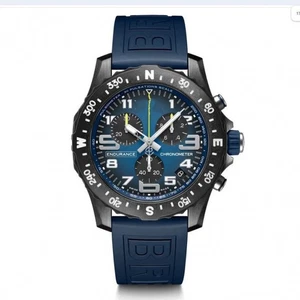 Chronographe Montres hommes en acier inoxydable Saphir cristal bracelet en silicone Sport