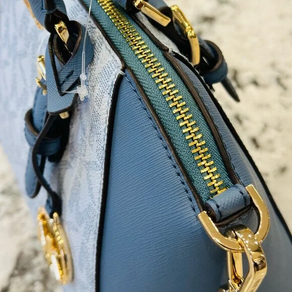 Michael Kors Ciara Medium Messenger MK Signature handbag