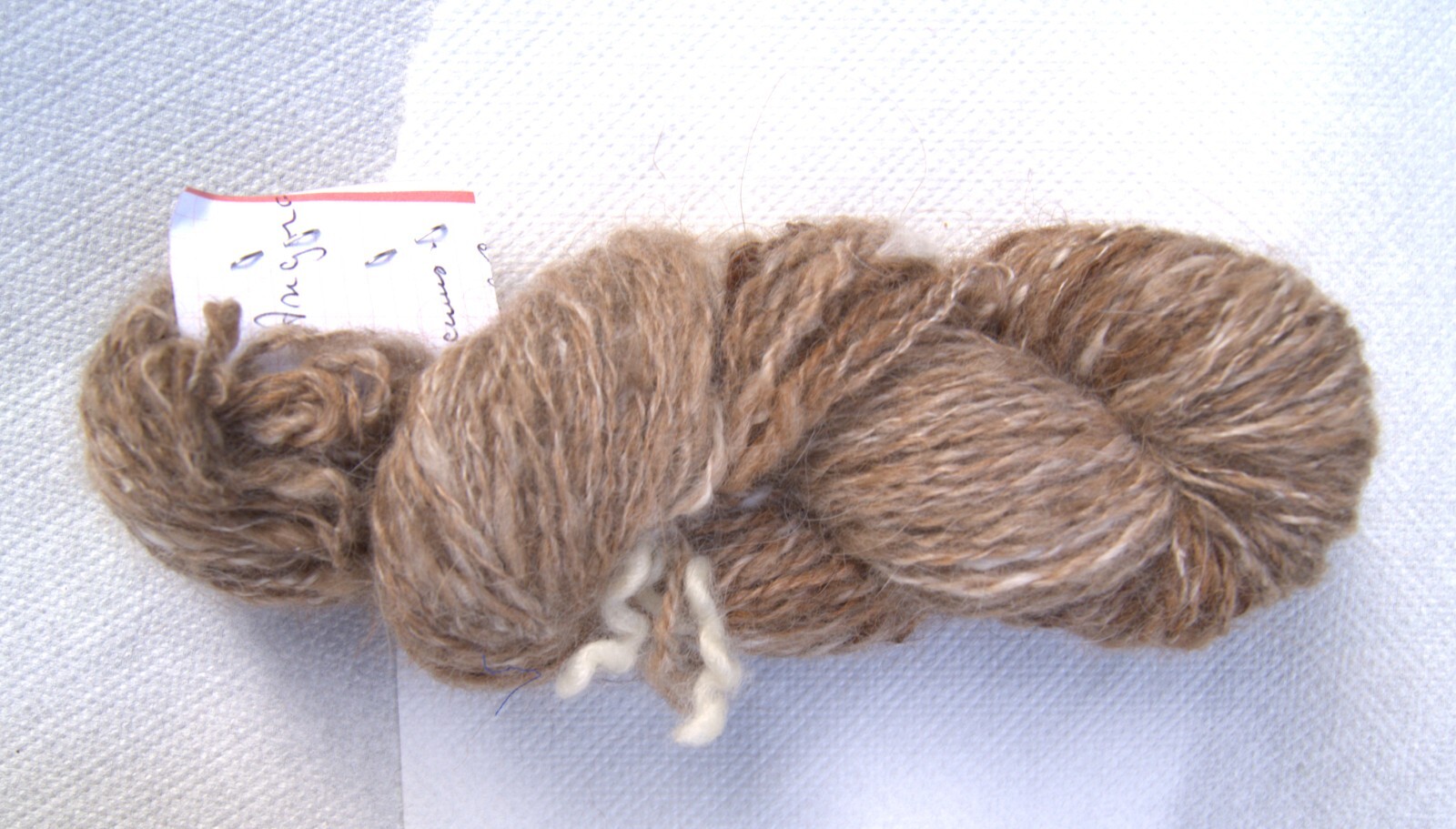 Laine cachemire et lapin angora | Mini écheveau au filage artisan chargé d'histoire
