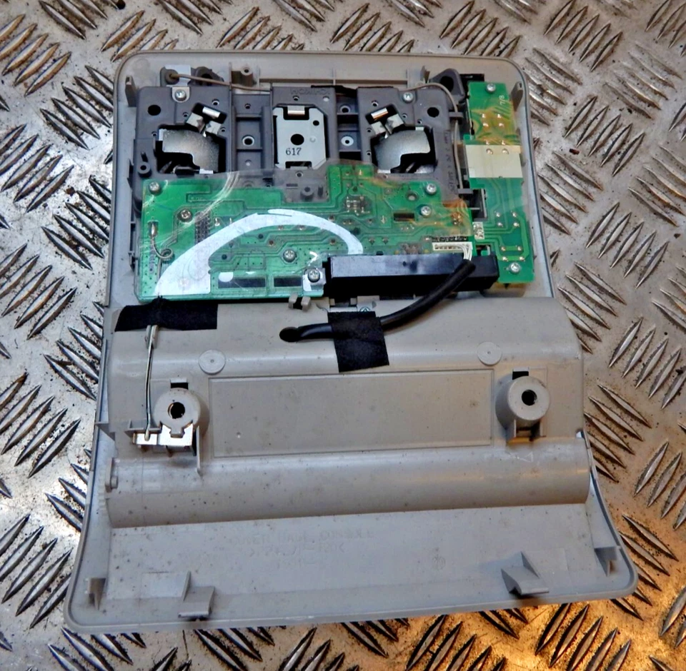 Lámpara de techo interior RHD ORIGINAL LEXUS RX400h 2007 1449728 Foto 2 de 4