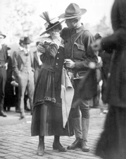 Soldier Boy saying goodbye to his sweetheart World War I 8x10 WWI WW1 Photo 44