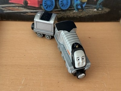 Take Along N Play Diecast Thomas Train Round Magnet Spencer & Tender!