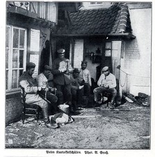 Deutsche Etappe in Russland Beim Kartoffelsch&auml;len c.1915