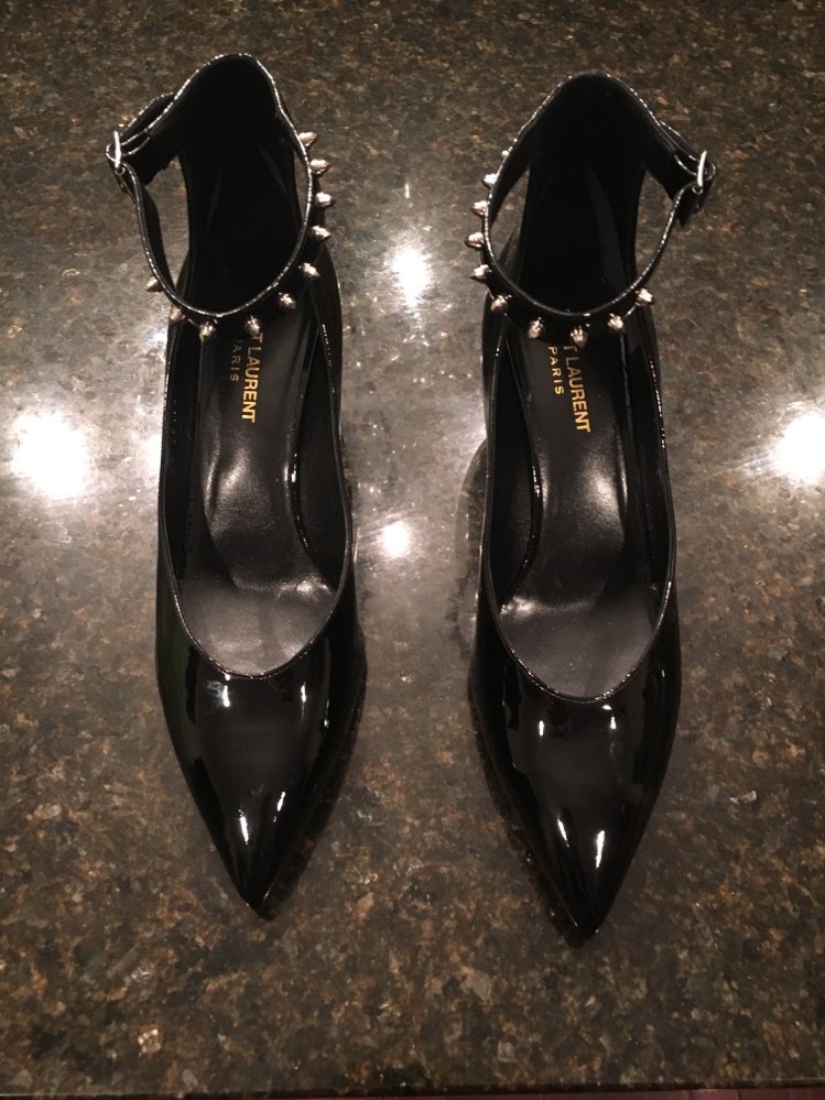 9 5 39 5 Saint Laurent scarpe pompa alla caviglia borchie nere verniciate punta punta punta