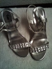 NWOB FIONI NIGHT Silver BEJEWELED Sling Back Heels Size 7.5