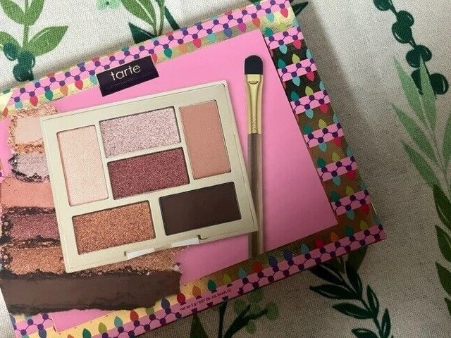TARTE Turn Up The Glam Eyeshadow Palette Brush Kit NIB