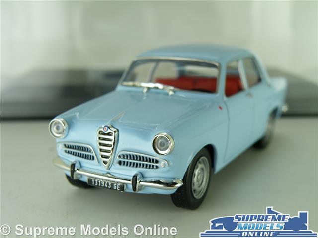 ALFA ROMEO GIULIETTA MODEL CAR BLUE 1956 SALOON 1:43 SCALE IXO + CASE K8