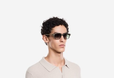 even realities g2b smart glasses + R1 size 11 With clip On Sun Shades
