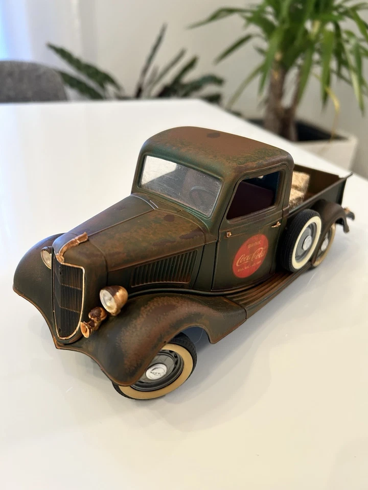 1/19 1/18 Diecast Weathered Rusty 1936 Ford Coca Cola delivery truck - Image 4 of 4