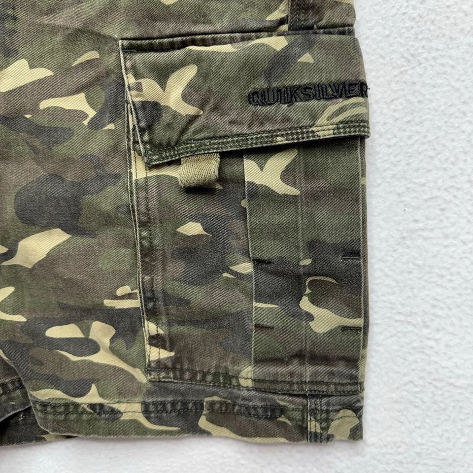Pantalones Cortos Y2K Quiksilver Camuflaje Bolsillos Sueltos Sueltos Carga 38 Patinador Grunge Foto 2 de 4