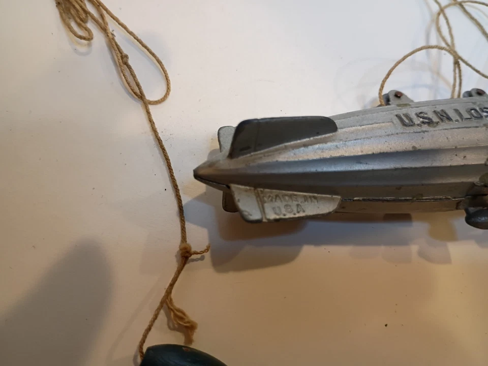 Tootsietoy U.S.N. Los Angeles Blimp Vintage - Image 4 of 4