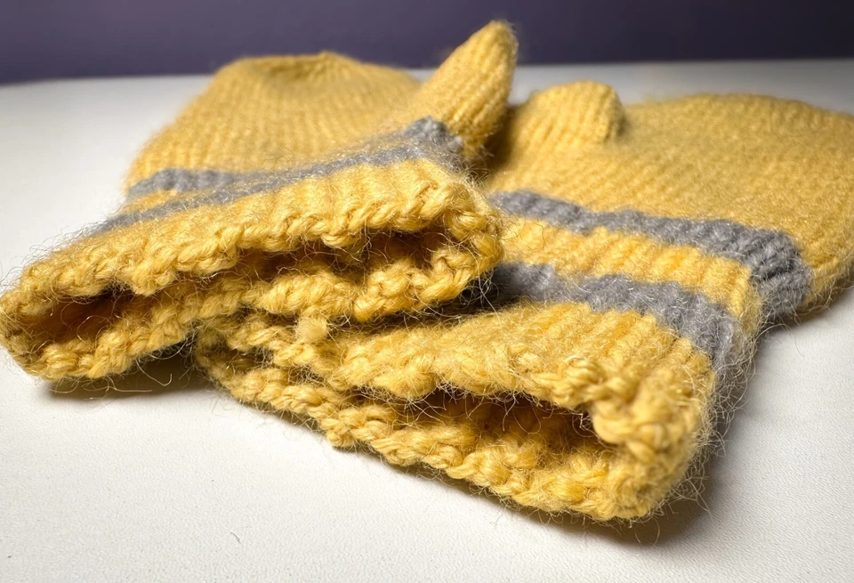 Par de mitones largos de lana para niños de 1900 amarillo gris a rayas puño hecho a mano MCM SEGUNDA GUERRA MUNDIAL Foto 4 de 4
