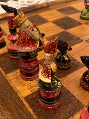 Vintage & rare estate find,wooden Hand Sculpture & painted German folk Art Chess - Picture 8 of 24