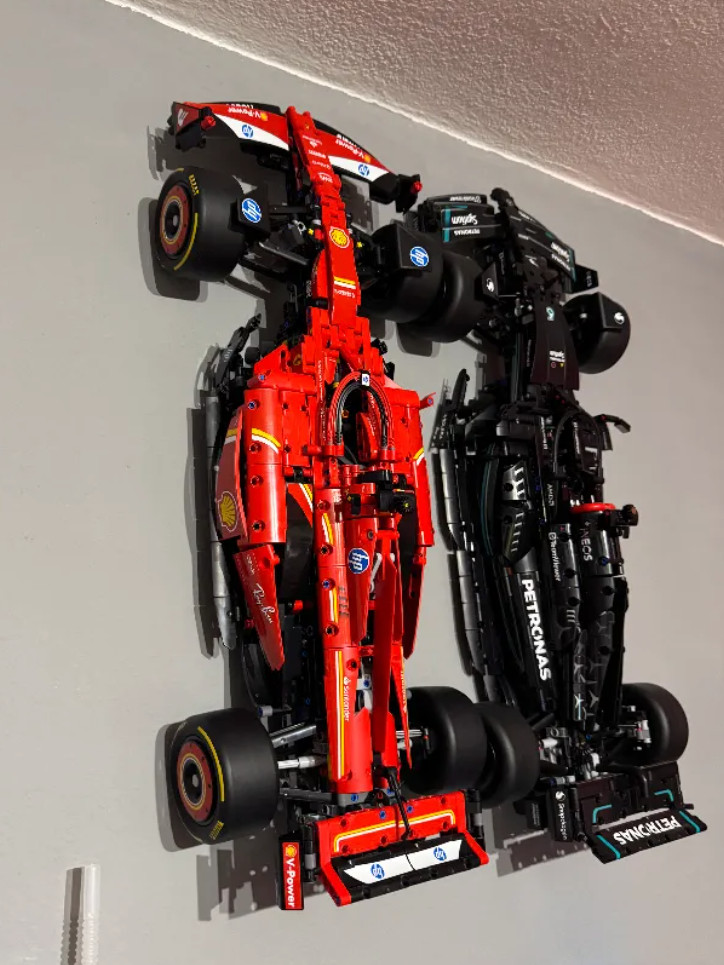 LEGO Technic Wall Mount -  Ferrari SF-24 F1 (42207) Formula 1 Car