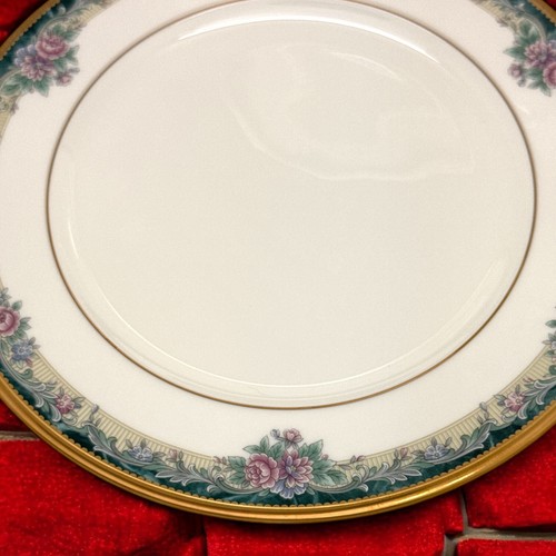 PAIR of Vintage NORITAKE Japan MI AMOR 4717 Bone China 8.5” SALAD PLATES - Picture 2 of 5