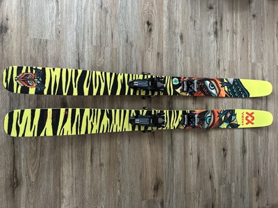 New Volkl Revolt 121 (177 cm) skies + Marker Duke PT 16 alpine