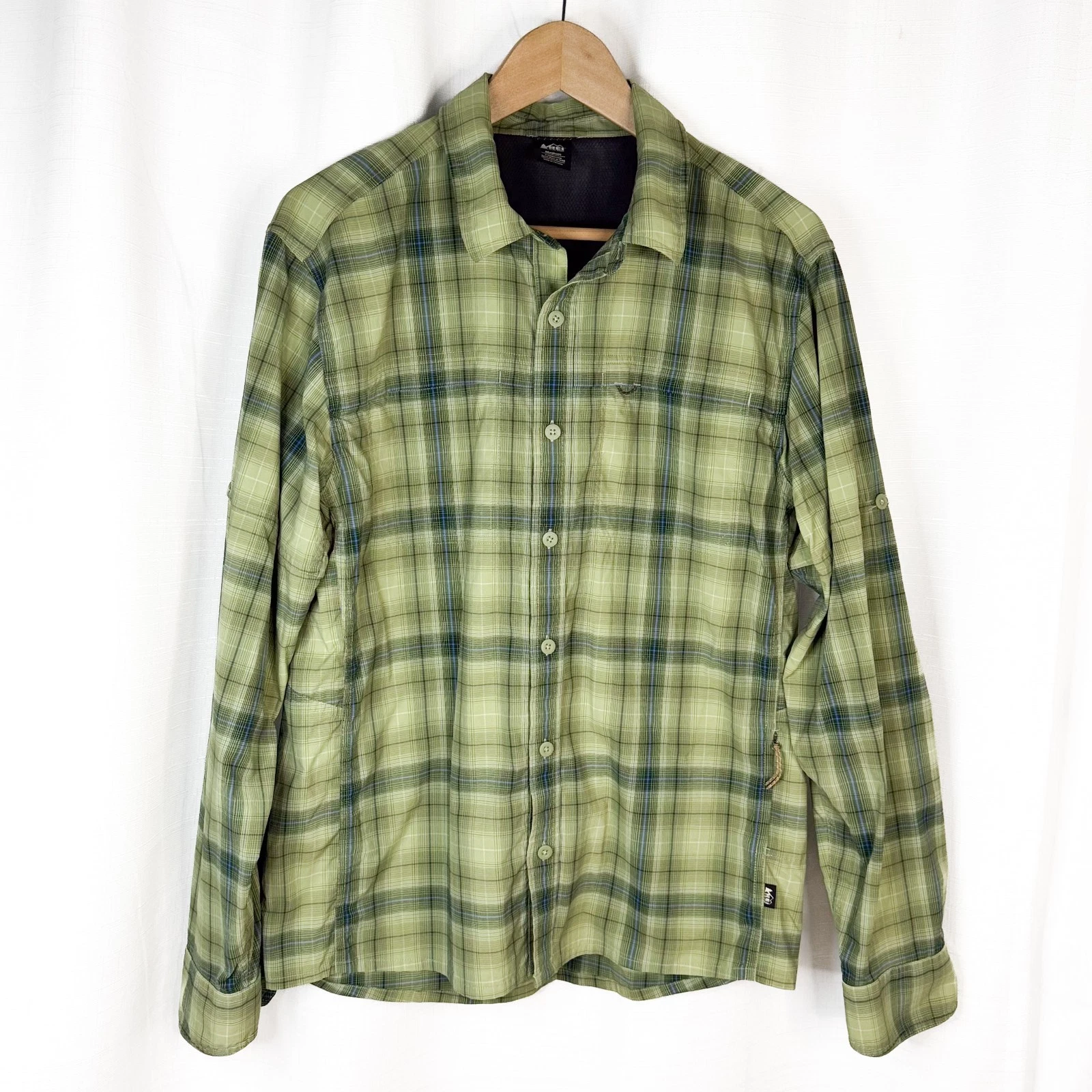 REI Co-Op Sahara Hiking Shirt Mens M Green Plaid Vent Nylon Stretch Trail EUC