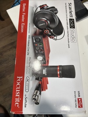 Focusrite Scarlett 2i2 Studio 2nd Gen +  2 Microphones
