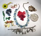 Vintage Womens Costume Jewelry 10 pc Lot Brooches Necklace Bracelet ETC10828