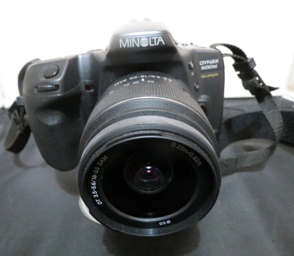 MINOLTA DYNAX 500si SUPER 35mm Film SLR Camera w/ Sony 18-55mm Zoom Lens + Case - Image 2 of 4