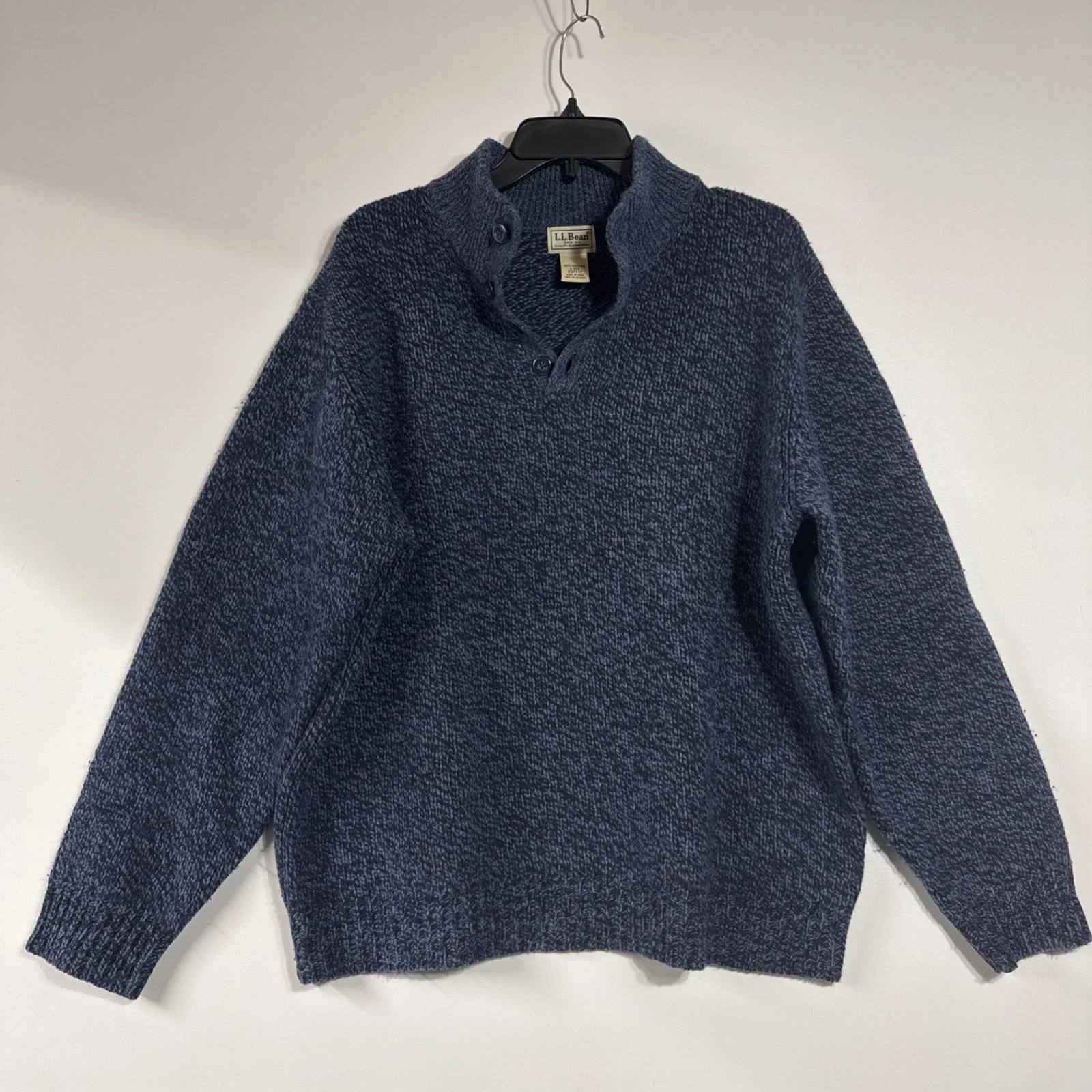 LL Bean Men's Sweater Size L Reg 100% Lambswool Navy Blue 4 button Pullover Mock