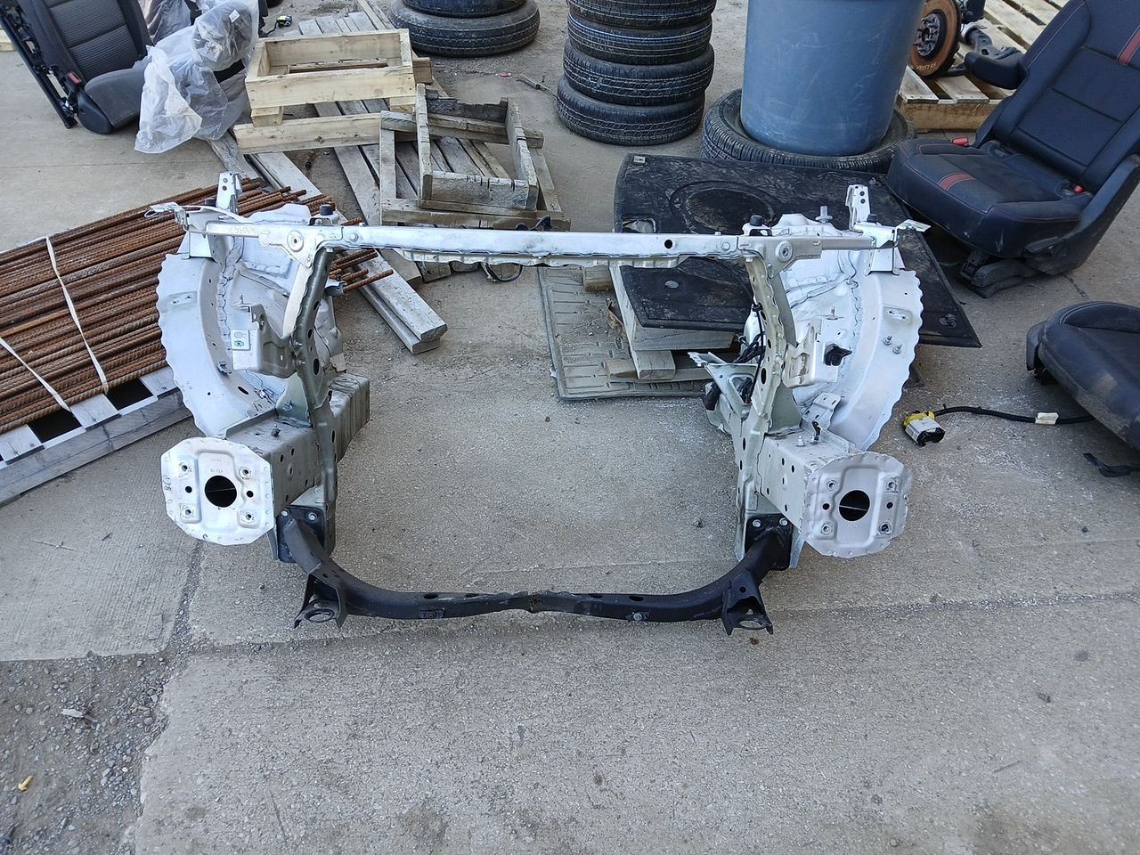 Radiator Core Support Fits 18-23 TRAVERSE 3101381