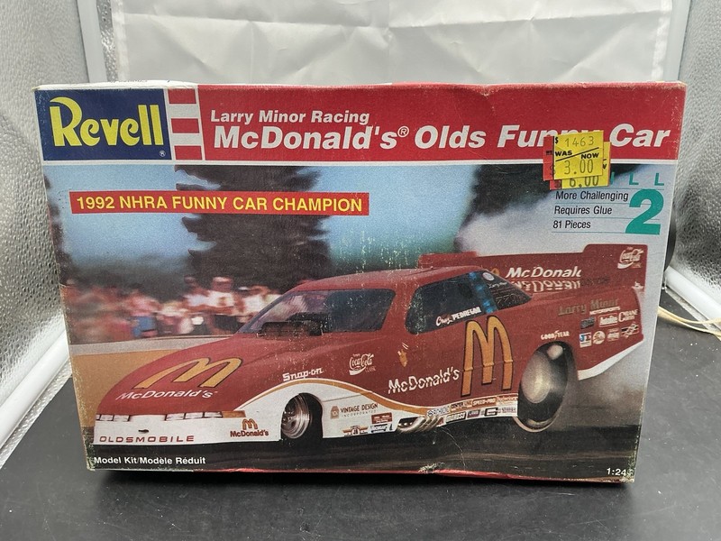 MODEL KIT -REVELL 1993 # 7353  Larry Minor Racing Mc Donald’s Olds Funny Car 