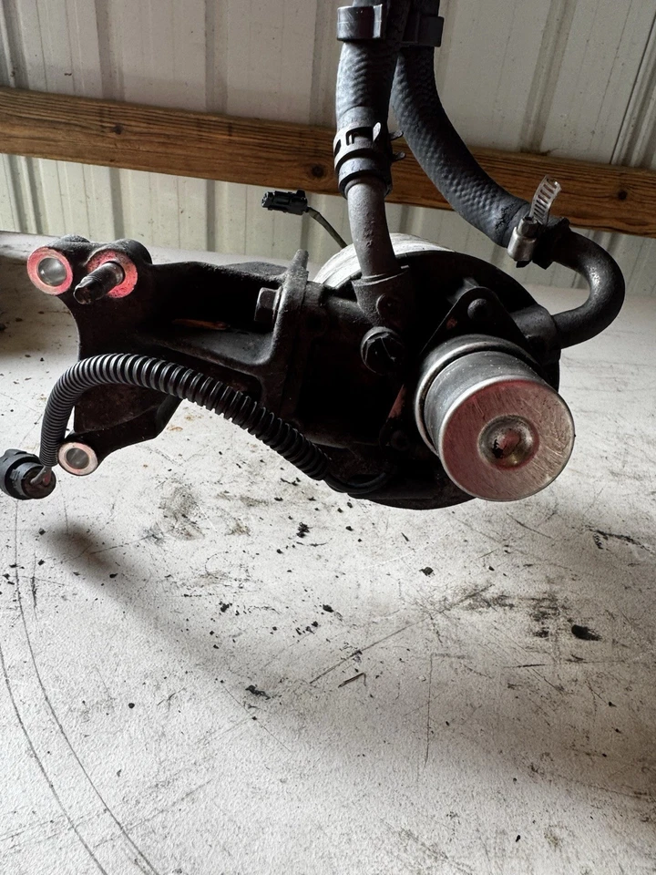 燃油过滤器外壳 适用于 6.6L Duramax 2005 - 2012 雪佛兰索罗德 2500 HD 3500H — 第 2/4 张图片