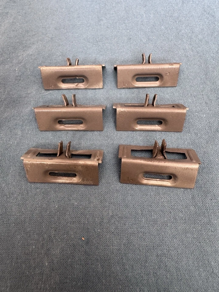 Carrocería Mopar B 1968-1970 Dodge Charger parabrisas poste de pilar clips de ajuste ¡Seis (6)! Foto 3 de 4