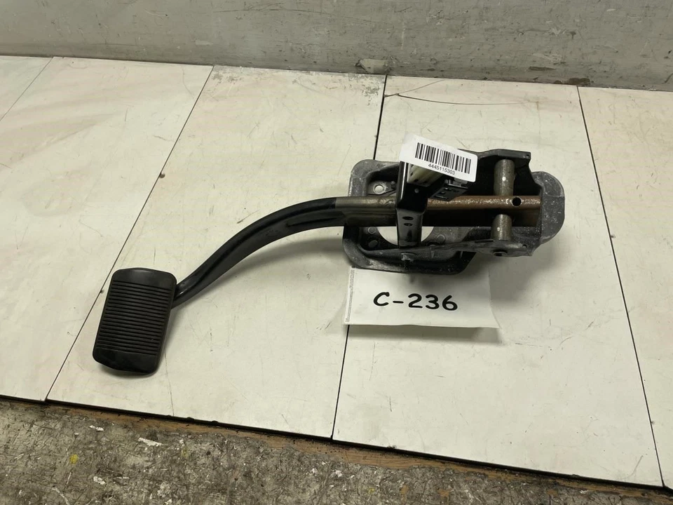 Dodge Durango 2014 pedal de freno OEM+ Foto 4 de 4