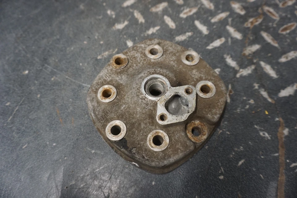 1981 John Deere OEM Liquifire 440 Cylinder Head - Image 2 of 3