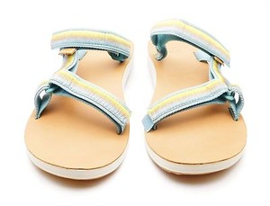 keen chukkas