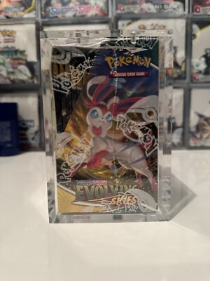 Pokemon TCG Sword and Shield Evolving Skies Booster Box Sealed
