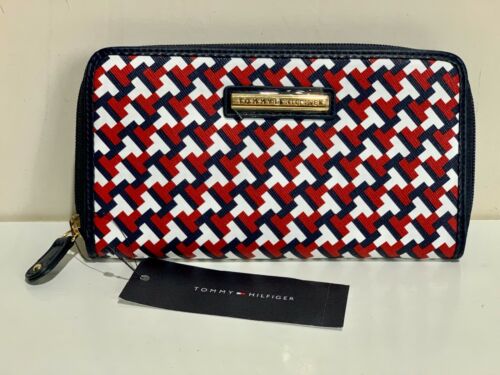 NEW! TOMMY HILFIGER BLUE RED WHITE SIGNATURE LOGO ZIP AROUND CLUTCH WALLET $68 - Picture 1 of 5